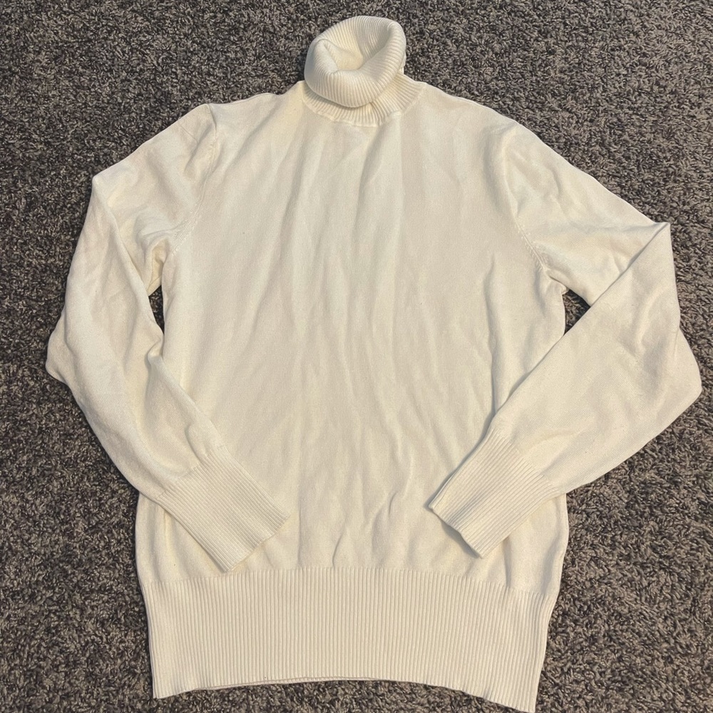 Off white turtle neck